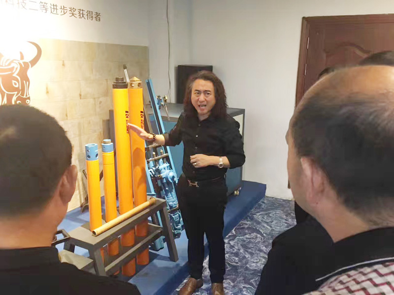 公司對工程隊進行新工藝和安全培訓
